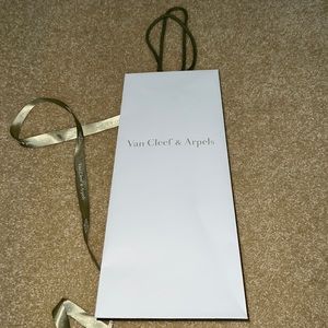 VAN CLEEF & ARPELS SHOPPING BAG & RIBBON